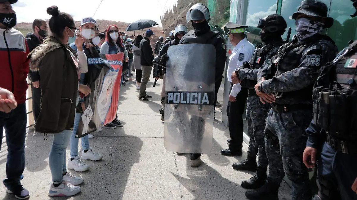 PROTETSAS DE MAESTROS EN ZACATECAS FLOR CASTAÑEDAEL SOL DE ZACATECAS (4)